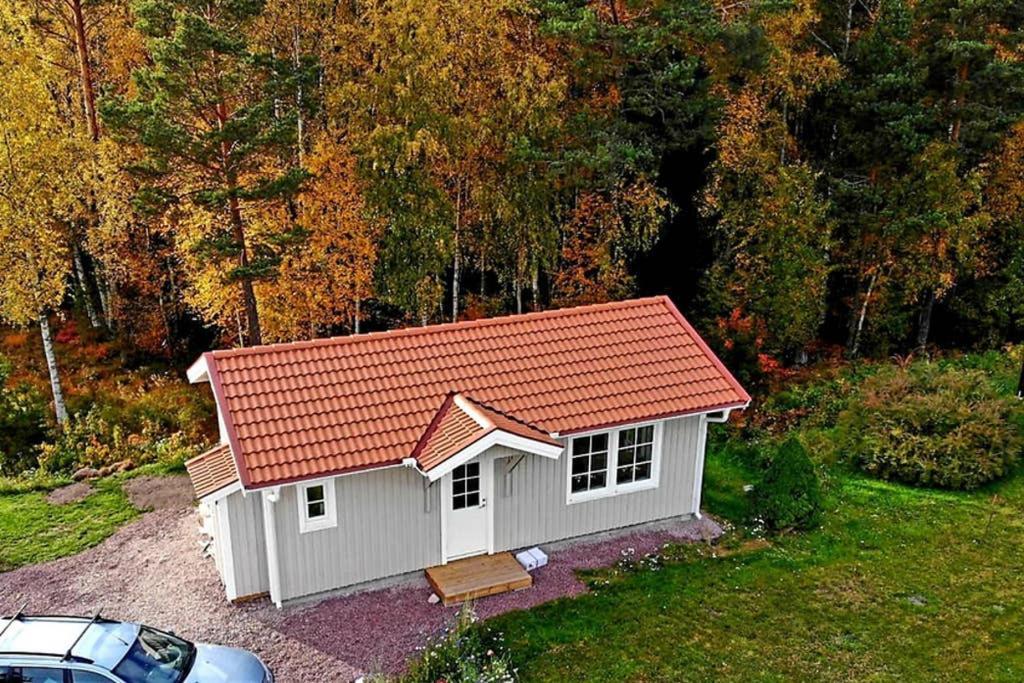 Nybyggd Stuga Intill Skogsbrynet - New Built Cottage Next To The Cowberry Forest Мора Экстерьер фото